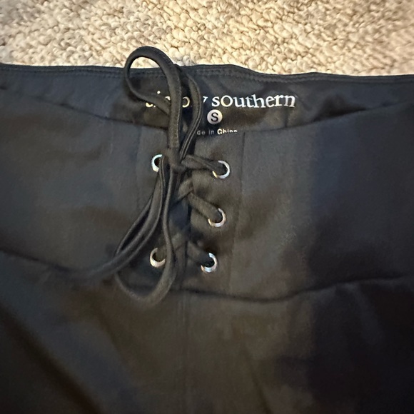 Simply Southern Leggings - Picture 2 of 6